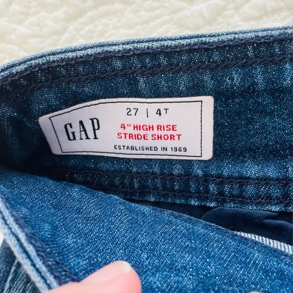 GAP Hi Rise Stride Denim Shorts 4 Tall 4” inseam - Picture 2 of 6